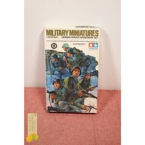 Tamiya Military Miniatures German Panzer Grenadiers Set 1/35 (Package Wear)